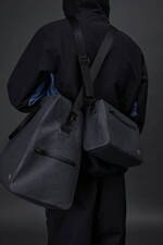 デサント オルテライン×ジョウンド、“くすみブルー”差し色の高耐水パーカ＆ロングコート｜写真58