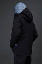 デサント オルテライン×ジョウンド、“くすみブルー”差し色の高耐水パーカ＆ロングコート｜写真18