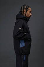 デサント オルテライン×ジョウンド、“くすみブルー”差し色の高耐水パーカ＆ロングコート｜写真24