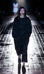 イクミ(IKUMI) 白 黒｜写真15