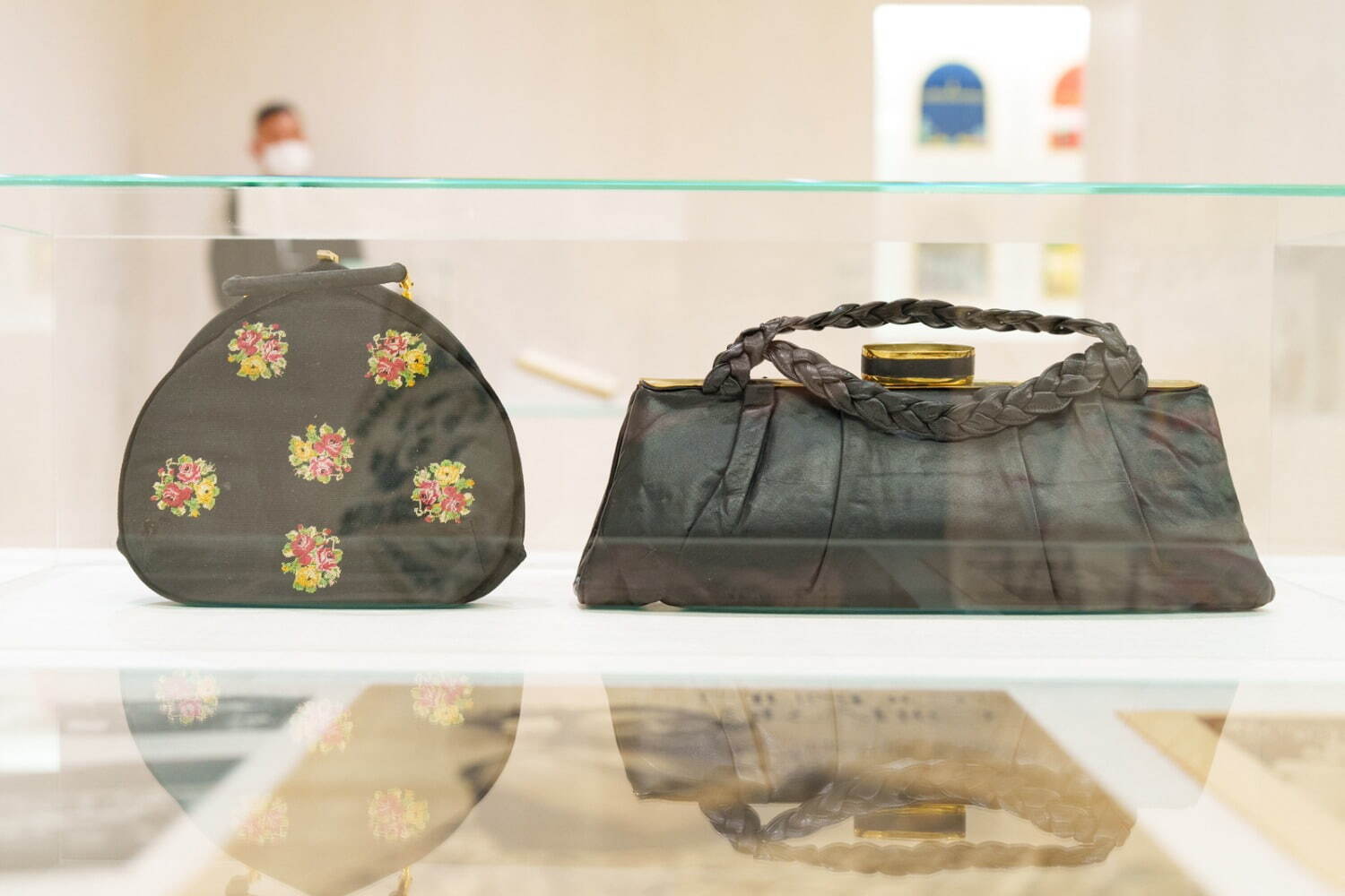 ロエベ初の大型展覧会「ロエベ クラフテッド・ワールド」展が