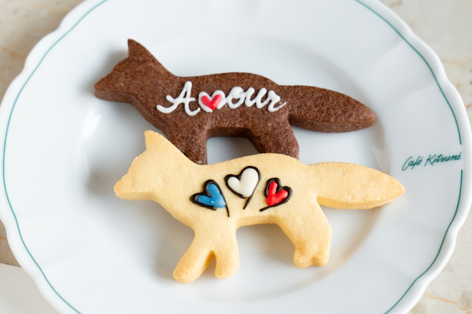 フランボワーズ｜カフェ キツネの25年バレンタイン、“ハート”描いた「キツネサブレ」や苺のホットチョコレート
