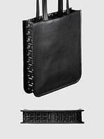 土屋鞄、“T字”が連なる立体加工×イタリアンレザーのトートやミニショルダーバッグ｜写真24