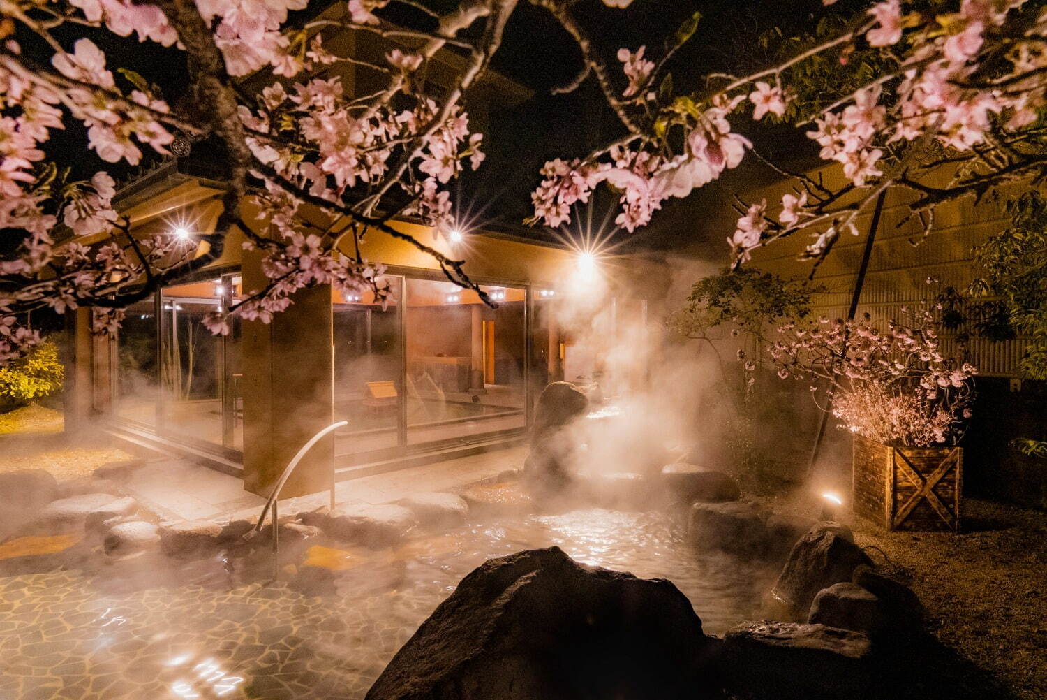 星野リゾートの温泉旅館「界 玉造」島根・松江の夜桜を人力車で鑑賞＆桜を愛でる露天風呂など花見イベント｜写真4
