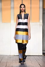 セドリック シャルリエ 2015年春夏コレクション - 切りっぱなしの美学と、彩りのモダニティ｜写真2