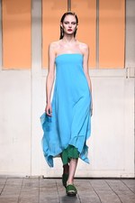 セドリック シャルリエ 2015年春夏コレクション - 切りっぱなしの美学と、彩りのモダニティ｜写真21