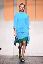 セドリック シャルリエ 2015年春夏コレクション - 切りっぱなしの美学と、彩りのモダニティ｜写真22