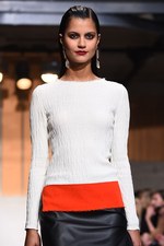 セドリック シャルリエ 2015年春夏コレクション - 切りっぱなしの美学と、彩りのモダニティ｜写真29