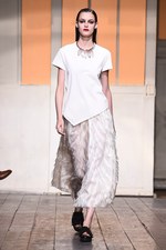 セドリック シャルリエ 2015年春夏コレクション - 切りっぱなしの美学と、彩りのモダニティ｜写真36