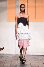 セドリック シャルリエ 2015年春夏コレクション - 切りっぱなしの美学と、彩りのモダニティ｜写真45