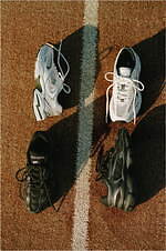 ラコステ×アダム エ ロペのメッシュスニーカー、ブラック＆ホワイトの限定カラーで｜写真4