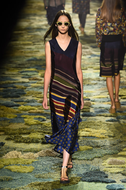 ドリス ヴァン ノッテン(DRIES VAN NOTEN) 2015年春夏ウィメンズコレクション シルエット - 写真25