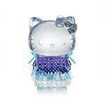 バカラ×ハローキティのクリスタルオーナメント、大地や水を表現した着せ替えドレス付き｜写真14