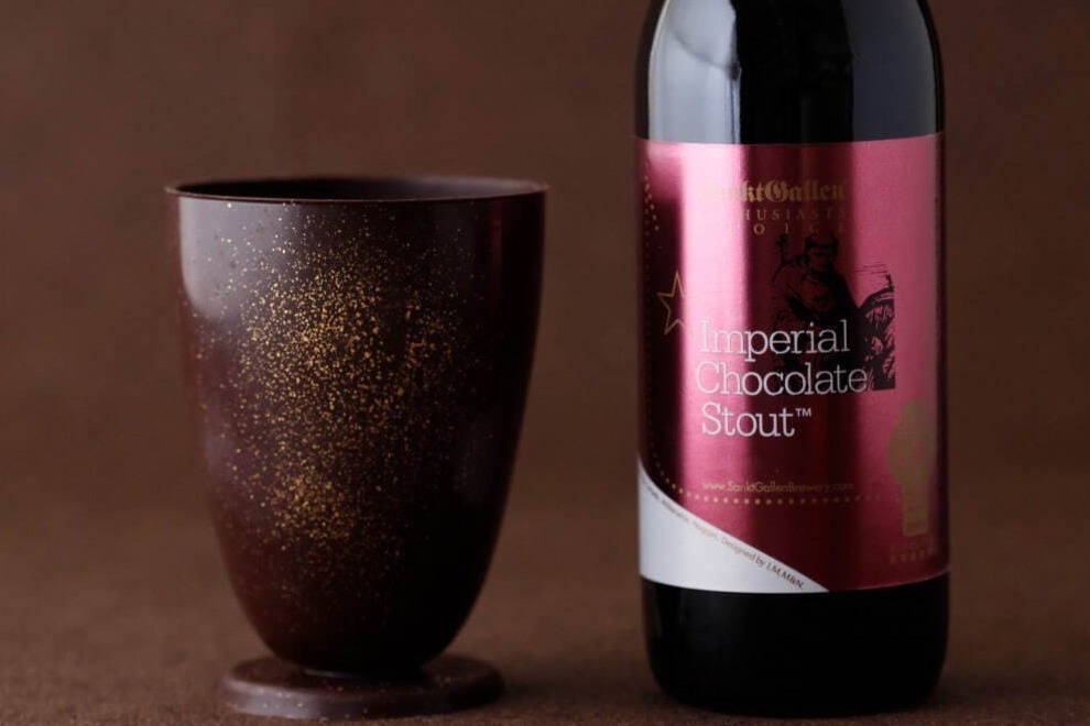 “飲みながら食べられる”チョコ製グラス＆濃厚チョコビール、サンクトガーレンのバレンタイン