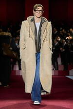 ドルチェ＆ガッバーナ 2025年秋冬メンズコレクション - 目眩くパパラッチの光、色気の多面性｜写真6