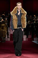 ドルチェ＆ガッバーナ 2025年秋冬メンズコレクション - 目眩くパパラッチの光、色気の多面性｜写真15