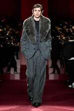 ドルチェ＆ガッバーナ 2025年秋冬メンズコレクション - 目眩くパパラッチの光、色気の多面性｜写真22