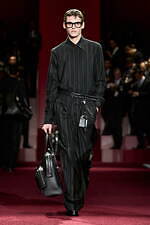 ドルチェ＆ガッバーナ 2025年秋冬メンズコレクション - 目眩くパパラッチの光、色気の多面性｜写真36