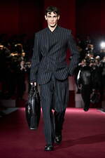 ドルチェ＆ガッバーナ 2025年秋冬メンズコレクション - 目眩くパパラッチの光、色気の多面性｜写真37