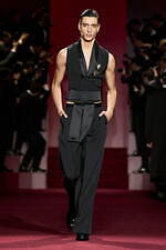 ドルチェ＆ガッバーナ 2025年秋冬メンズコレクション - 目眩くパパラッチの光、色気の多面性｜写真53