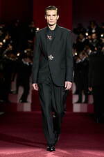 ドルチェ＆ガッバーナ 2025年秋冬メンズコレクション - 目眩くパパラッチの光、色気の多面性｜写真57