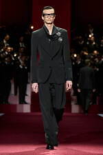 ドルチェ＆ガッバーナ 2025年秋冬メンズコレクション - 目眩くパパラッチの光、色気の多面性｜写真59