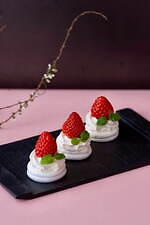 ハイアット リージェンシー 京都“和風”いちごアフタヌーンティー、苺スイーツを竹のティースタンドで｜写真3