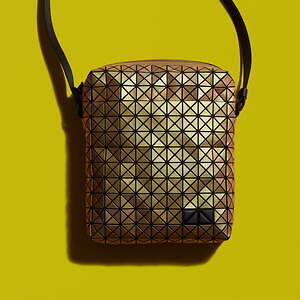 バオ バオ イッセイ ミヤケ“漫画”着想のトートバッグ、コミカルなグラフィック柄＆無地の2way仕様｜写真22