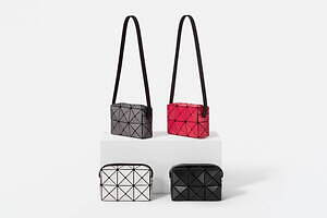 バオ バオ イッセイ ミヤケ“漫画”着想のトートバッグ、コミカルなグラフィック柄＆無地の2way仕様｜写真3