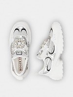 レディース白スニーカー【2025年春】人気ブランドのきれいめハイカットやおしゃれな厚底シューズ｜写真2