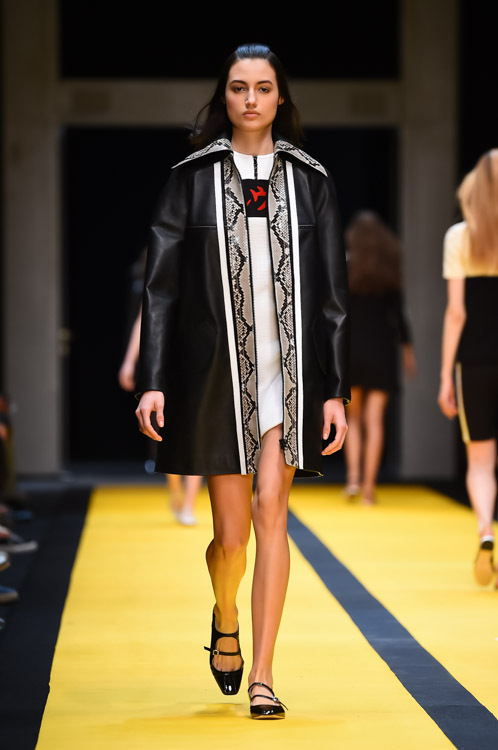 カルヴェン(CARVEN) 2015年春夏ウィメンズコレクション シルエット - 写真15