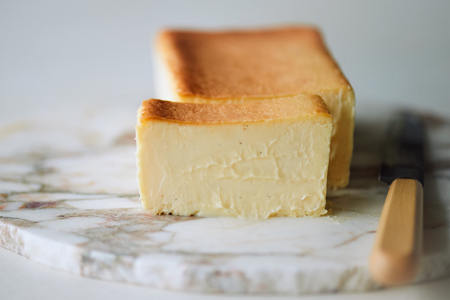 チーズ｜「ミスターチーズケーキ」羽田空港に、“アフォガート”の限定カップチーズケーキや焼き菓子のアソート