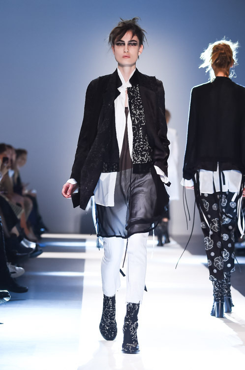 アン ドゥムルメステール(ANN DEMEULEMEESTER) 2015年春夏ウィメンズコレクション  - 写真1