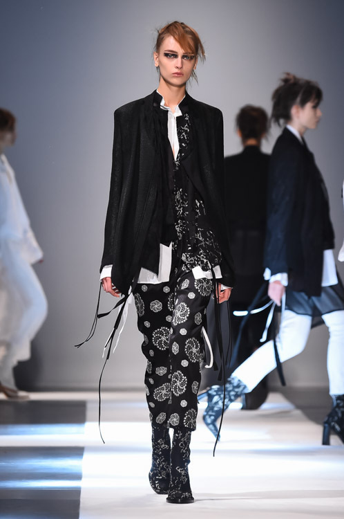 アン ドゥムルメステール(ANN DEMEULEMEESTER) 2015年春夏ウィメンズコレクション シルエット - 写真3