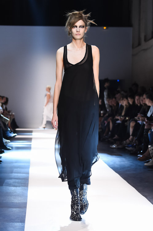 アン ドゥムルメステール(ANN DEMEULEMEESTER) 2015年春夏ウィメンズコレクション  - 写真16