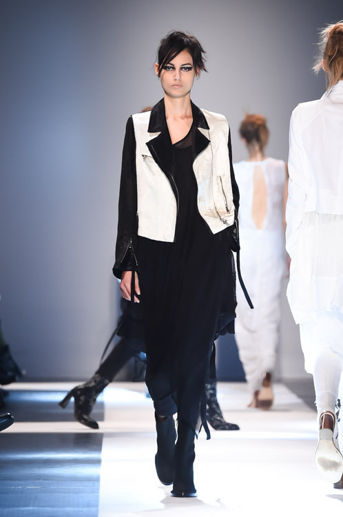 アン ドゥムルメステール(ANN DEMEULEMEESTER) 2015年春夏ウィメンズコレクション  - 写真19