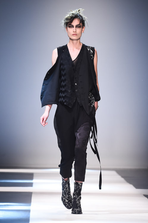 アン ドゥムルメステール(ANN DEMEULEMEESTER) 2015年春夏ウィメンズコレクション シルエット - 写真31