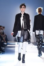 アン ドゥムルメステール 2015年春夏コレクション - 複雑なレイヤードが誘う、モノクロームの世界｜写真1