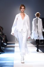 アン ドゥムルメステール 2015年春夏コレクション - 複雑なレイヤードが誘う、モノクロームの世界｜写真6