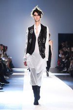 アン ドゥムルメステール 2015年春夏コレクション - 複雑なレイヤードが誘う、モノクロームの世界｜写真12