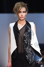 アン ドゥムルメステール 2015年春夏コレクション - 複雑なレイヤードが誘う、モノクロームの世界｜写真18