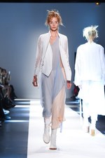 アン ドゥムルメステール 2015年春夏コレクション - 複雑なレイヤードが誘う、モノクロームの世界｜写真26