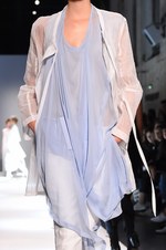 アン ドゥムルメステール 2015年春夏コレクション - 複雑なレイヤードが誘う、モノクロームの世界｜写真33