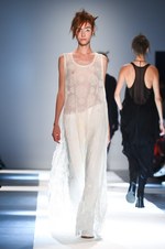 アン ドゥムルメステール 2015年春夏コレクション - 複雑なレイヤードが誘う、モノクロームの世界｜写真34