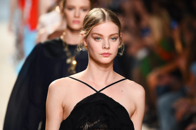 ニナ リッチ 2015年春夏コレクション - モダニティが香る、彩り豊かなフェミニンスタイル