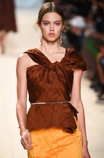 ニナ リッチ 2015年春夏コレクション - モダニティが香る、彩り豊かなフェミニンスタイル｜写真27