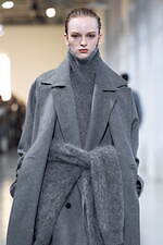 シュタイン 2025年秋冬コレクション - 日常の自然体に見出す優美さ｜写真4