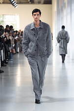 シュタイン 2025年秋冬コレクション - 日常の自然体に見出す優美さ｜写真9