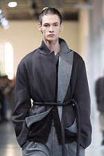 シュタイン 2025年秋冬コレクション - 日常の自然体に見出す優美さ｜写真14