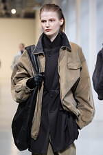 シュタイン 2025年秋冬コレクション - 日常の自然体に見出す優美さ｜写真31